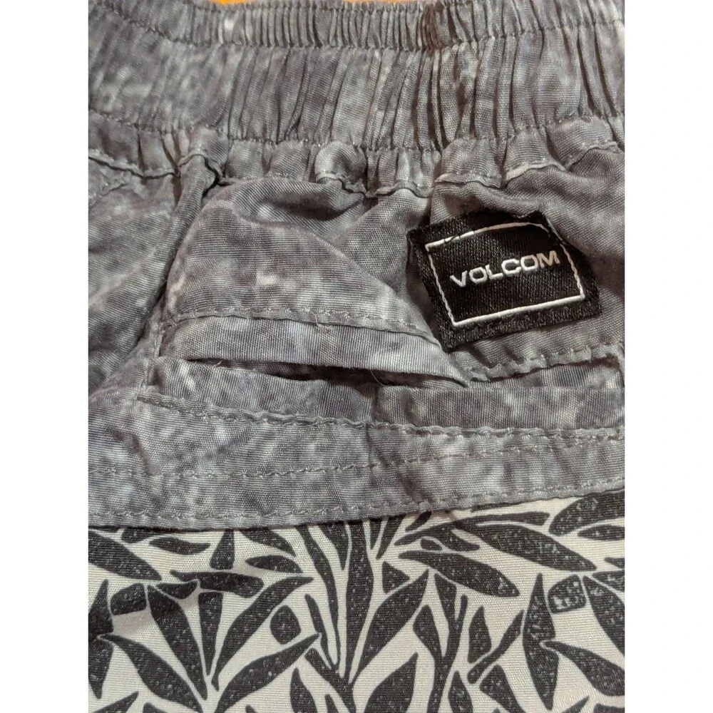 Volcom brand size